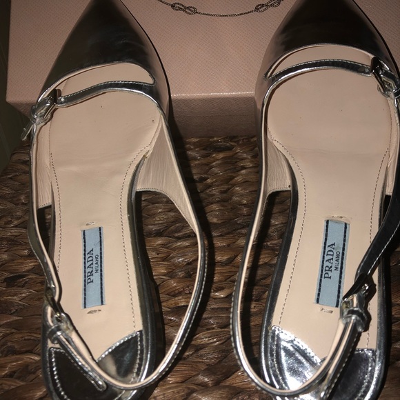 Prada flats - Picture 2 of 3